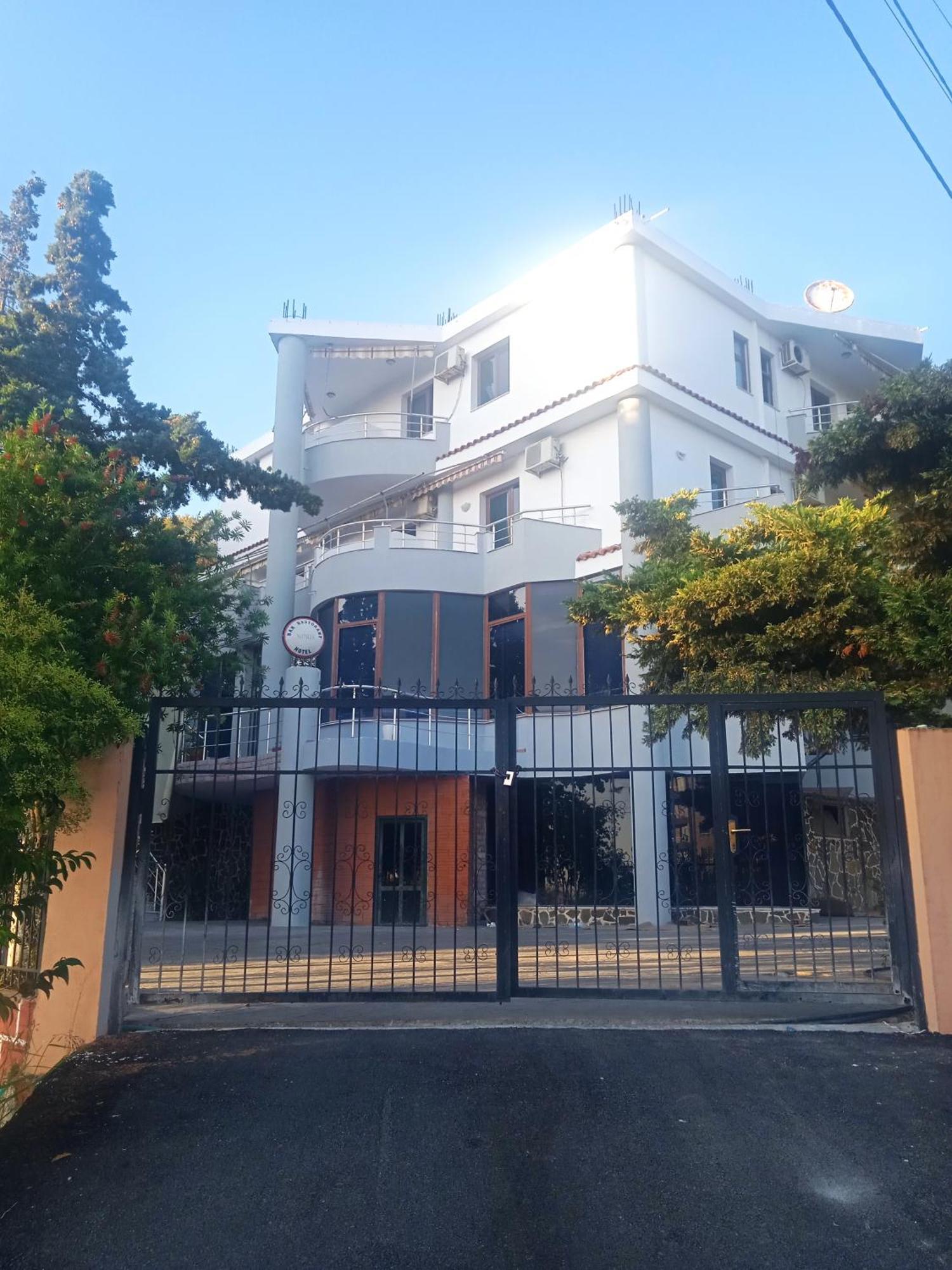 Hotel Moris Durrës Eksteriør billede
